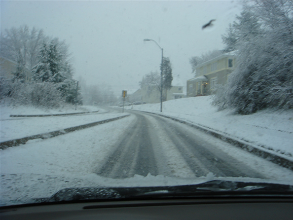 Heavy snow fall makes driving dangerous